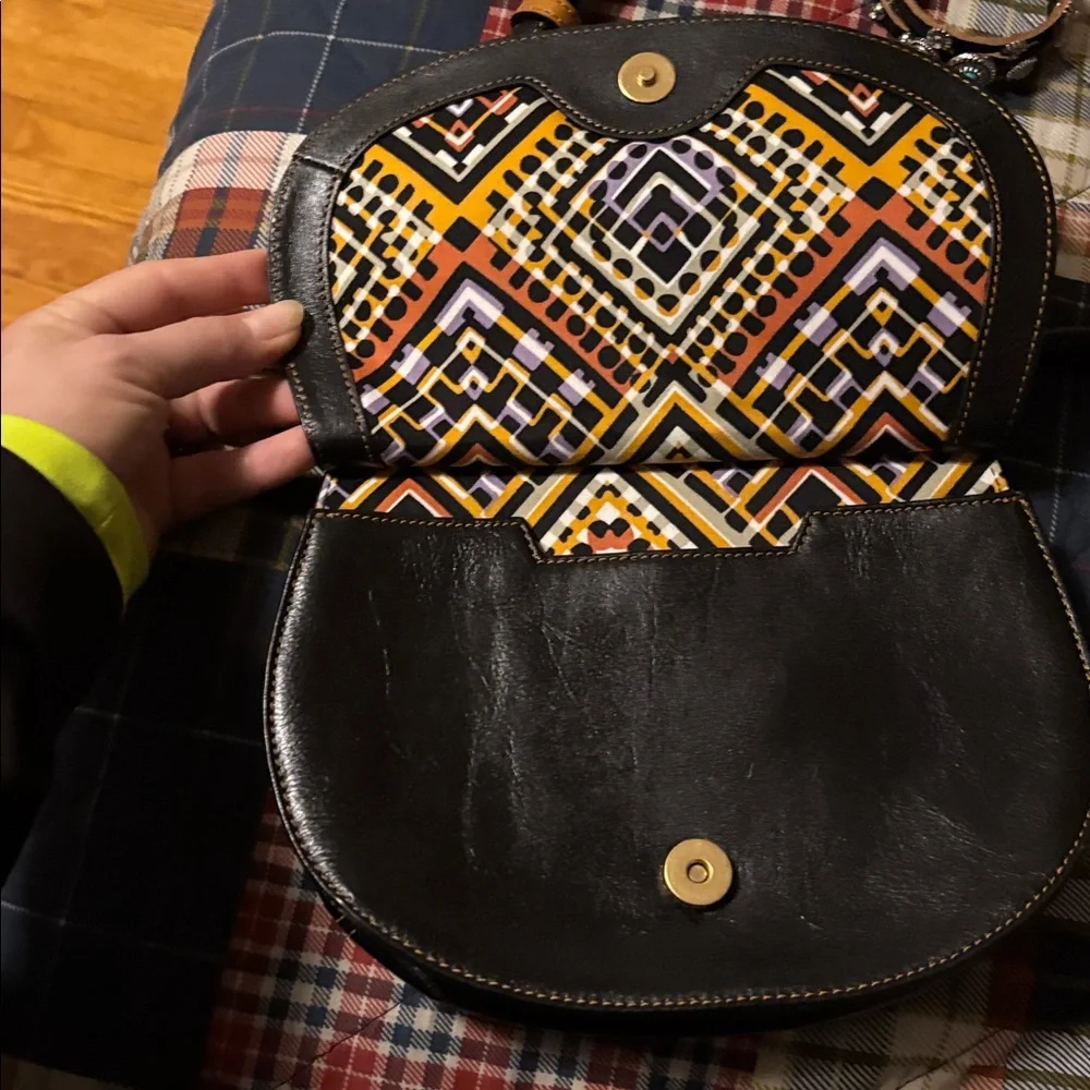 Vera Bradley black leather saddle Bag - Picture 3 of 9